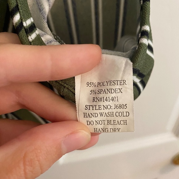 Green and White Striped Two Piece Crop Top and Skort Size S - Picture 5 of 8